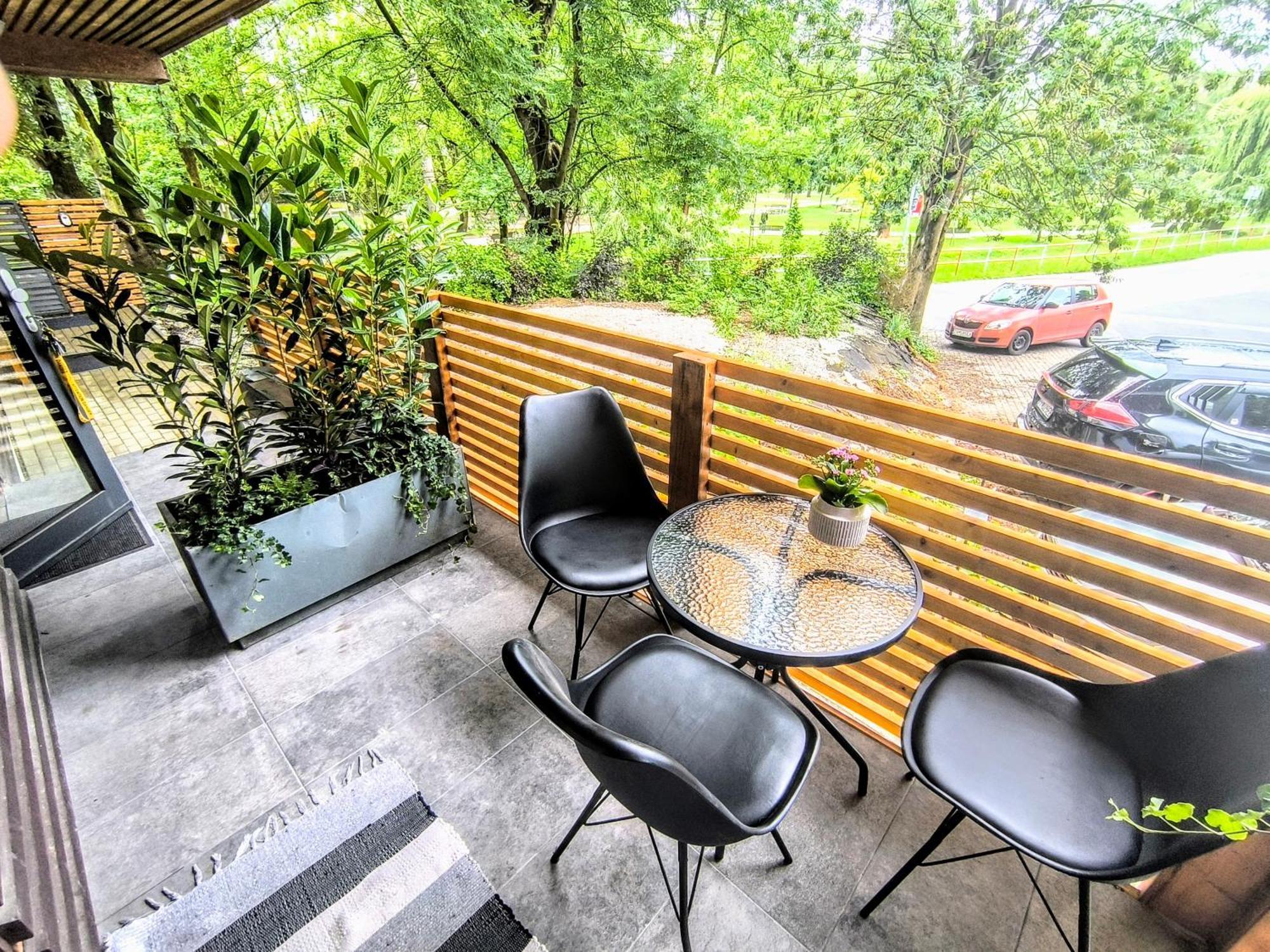 Park Borik 4You & Free Parking 질리나 외부 사진